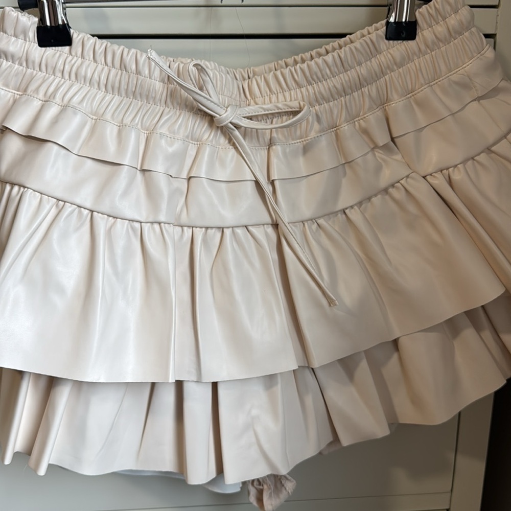 Cream Ruffled Mini Skort - Picture 6 of 6
